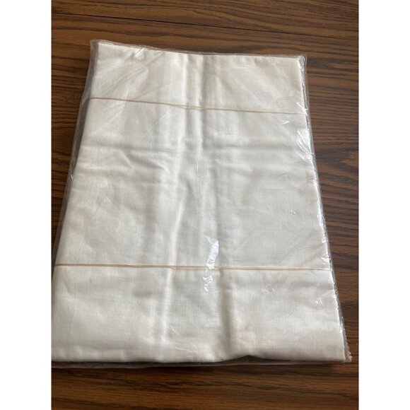 NOS Linbro hand embroidered white pillowcases 35.5”x42” - Picture 2 of 4